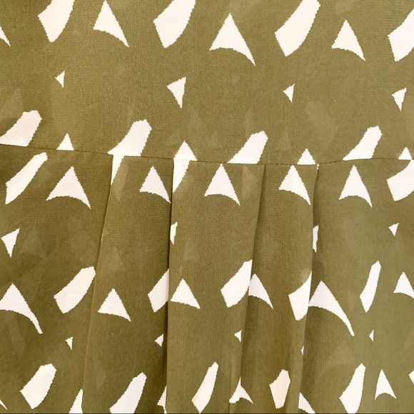 H&M sheer cap sleeve army green top - Picture 8 of 8